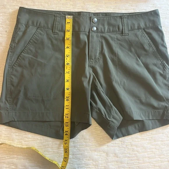 Columbia Shorts, Size 10 - Picture 6 of 6